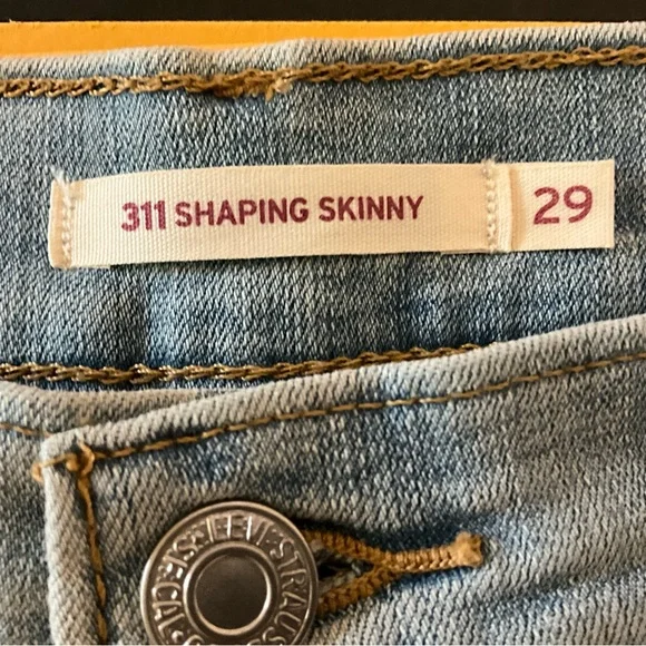 WOMEN’S LEVI’S 311 SHAPING SKINNY JEANS. NWT. SIZE 8 SHORT - Picture 4 of 9